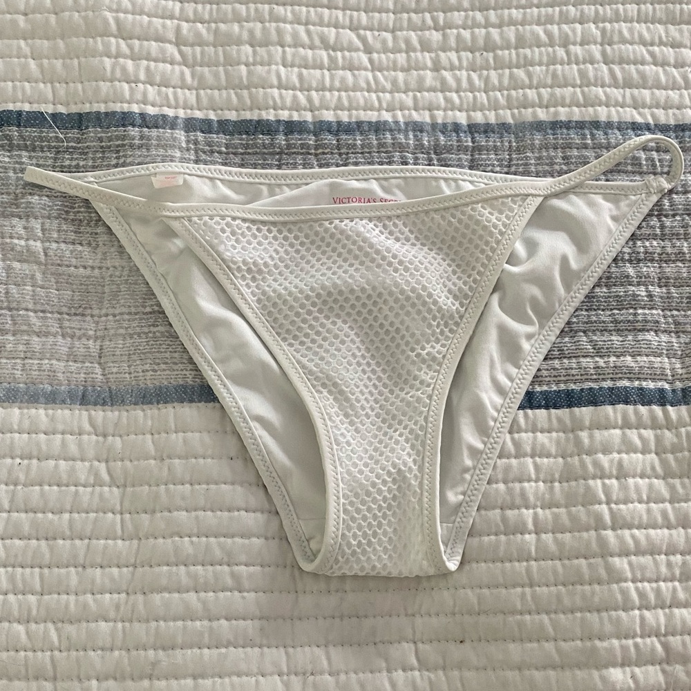 VS Itsy Bikini Bottom